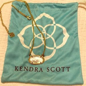 Big Pendant Kendra Scott necklace